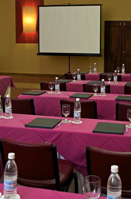 mesas con botella para presentacion